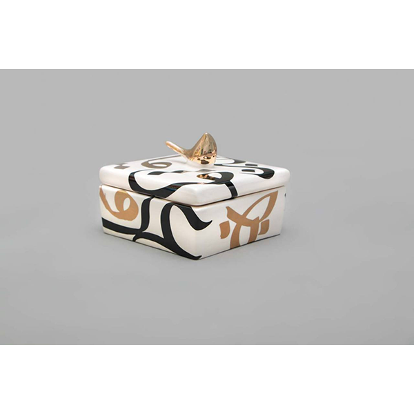 Ceramic choclate bar with gold calligraphy