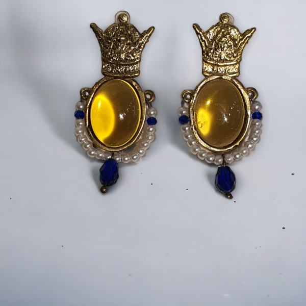 Taj Kahroba Earing