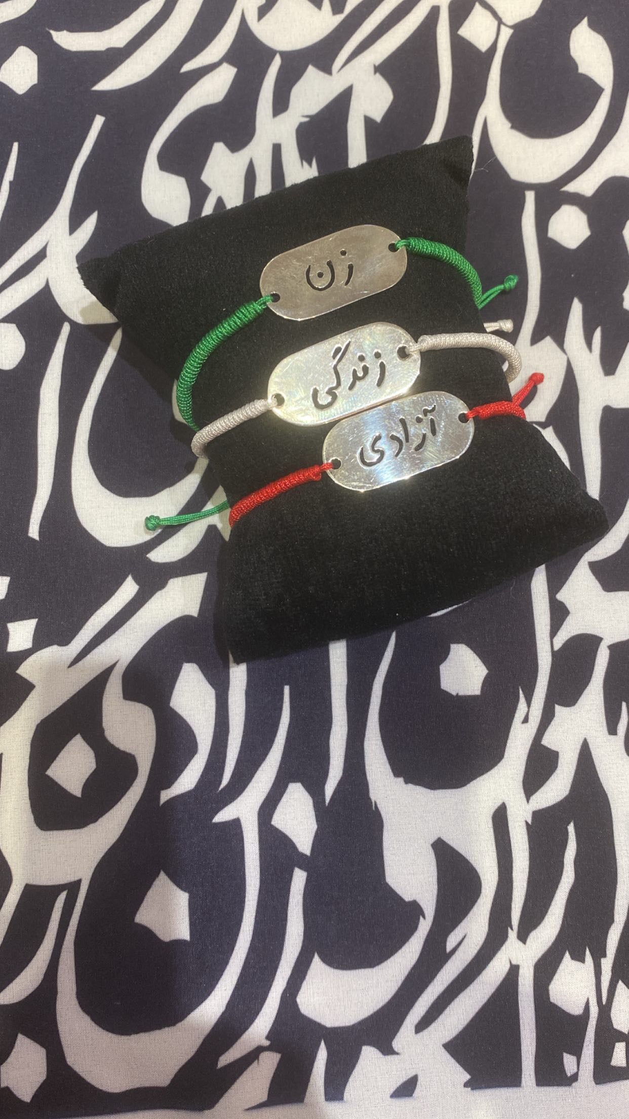 Women life freedom silver bracelet